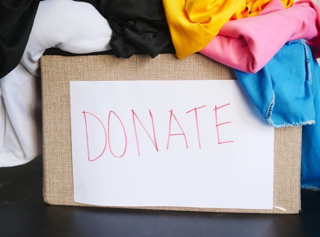 https //create.roblox.com/dashboard pls donate